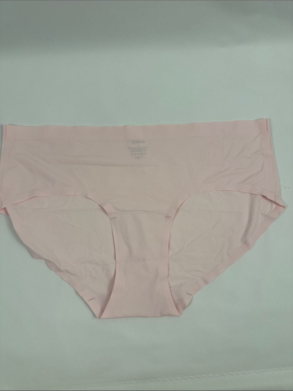 Invisible Seamless Hipster Briefs - Light Pink B135